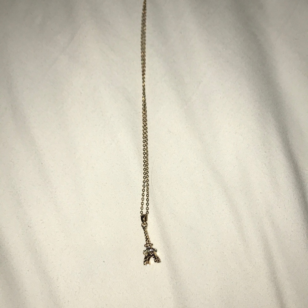 adorable gold Eiffel tower necklace